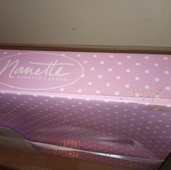 New Nanette Lepore Junior Plush Shower Wrap with Eye Mask - Picture 6 of 6